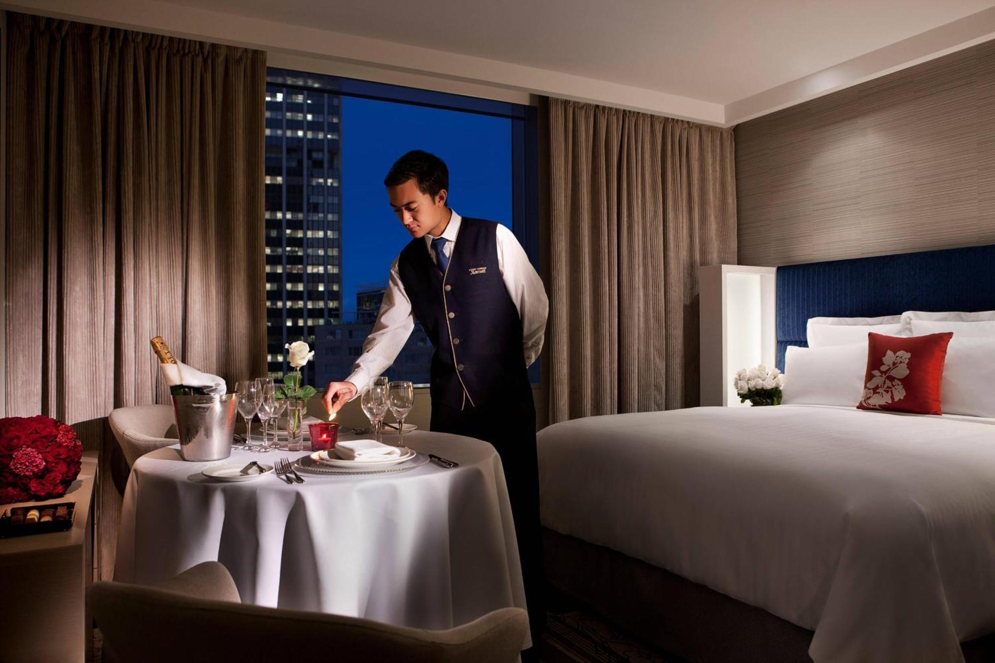 โรงแรมแมริออท ซิดนีย์ ฮาร์เบอร์ แอท เซอร์คิวลาร์ คีย์ ภายนอก รูปภาพ A room at the Mandarin Oriental, Hong Kong